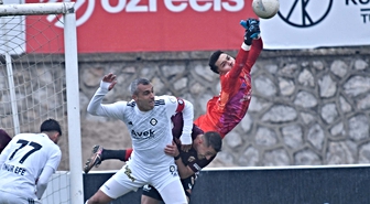 Altay'da 45 Yaşındaki Kaptan Murat Uluç Hem Futbolcu Hem Antrenör Olabilir