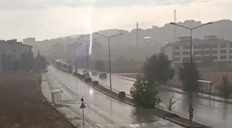 Elazığ'da Yıldırım Düşme Anı Kamerada