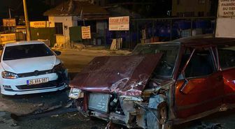 Eskişehir'de Kafa Kafaya Çarpışma: Maddi Hasar