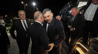 Bakan Çiftçi düğünde nikah şahitliği yaptı