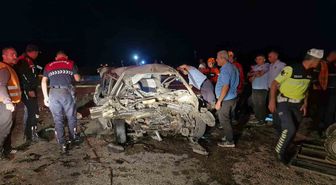 Karaman'da Kafa Kafaya Çarpışma: 1 Ölü, 1 Yaralı