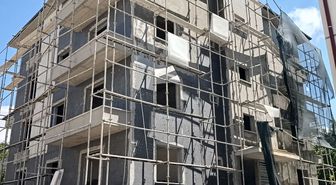 Konya'da inşaat iskelesinden düşen işçi yaralandı