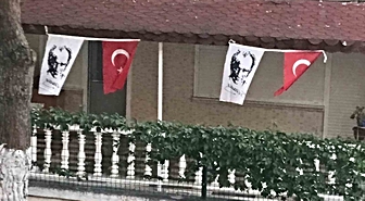 Ayvalık'ta Çamlı Sokak'tan 30 Ağustos'a Kırmızı-Beyaz Hazırlık