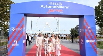 Bakü'de Klasik Otomobil Sergisi ve Rallisi Düzenlendi