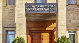 Diyarbakır'da PKK posterlerine gözaltı: 4 kişi yakalandı