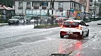 Kars'ta Dolu ve Sağanak Hayatı Olumsuz Etkiledi