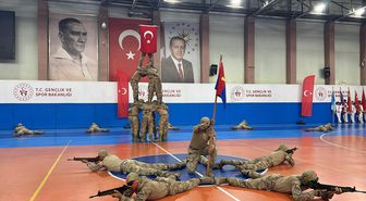 Nevşehir'de 30 Ağustos coşkusu spor salonunda: Köpek Nefes'ten şov