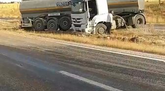Siirt'te Çakıl Nedeniyle Tır Kazası: Sürücü Yara Almadan Kurtuldu