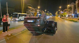 Antalya'da Kontrolden Çıkan Araç Takla Attı: 1 Yaralı
