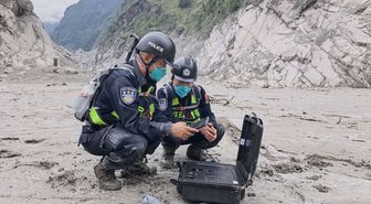 Xizang'da Heyelan: Arama Kurtarma Ekipleri Zamana Karşı Yarışıyor