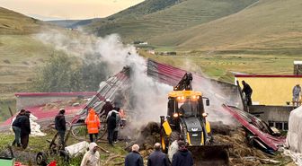Damal'da yangın: 1 ahır, 1 depo ve 600 balya saman kül oldu