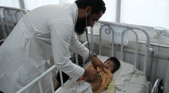 BM: Afganistan'da 100'den Fazla Beslenme Tesisi Kapandı
