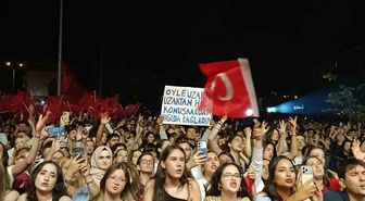 Edirne'de 30 Ağustos coşkusu: Göksel'den unutulmaz konser