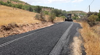 Elazığ'da Gökbelen köyü yolunda asfaltlama çalışması başlatıldı