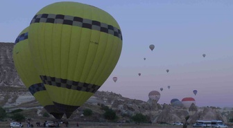 Kapadokya'da Olumsuz Hava Şartları Balon Uçuşlarını 3 Gündür Durdurdu