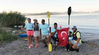 Mavi Vatan projesi Köyceğiz Gölü'nde barış için kürek çekti