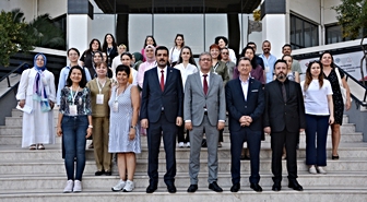 TÜBİTAK 4008 Projesi Manisa'da Başladı: Özel İhtiyaçlı Çocukların Ailelerine 'İlk Rehber' Eğitimi
