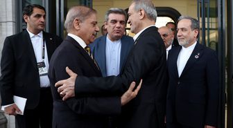 Şerif ve Pezeşkiyan'dan Bişkek'te ikili ilişkiler ve bölgesel barış görüşmesi