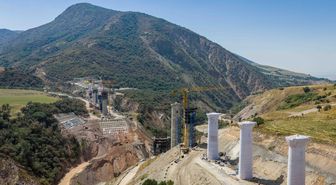 Xi Jinping ve Caparov'dan Çin-Kırgızistan-Özbekistan Demiryolu İçin Yüksek Kalite Vurgusu