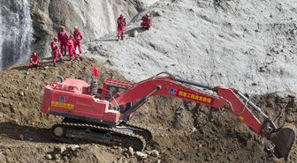 Gyirong Sınır Kapısı Yolu Heyelan Sonrası Yeniden Açıldı