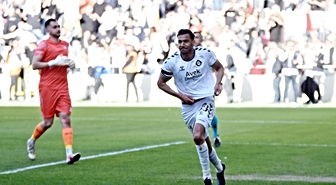 Altay, Deniz Kadah'ın lisansını çıkardı