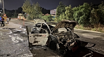 Alanya'da Seyir Halindeki Otomobilde Yangın
