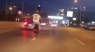 Bursa'da Plakasız Motosiklet Sürücüsünden Trafikte Tehlike