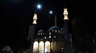 Malatya'daki tarihi Yeni Cami'de ışıklar yandı