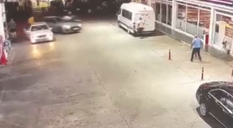Edirne'de Otomobiliyle 2 Kişiye Çarpıp Kaçan Şüpheli Sınır Kapısında Yakalandı