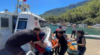 Fethiye'de Özel Teknede Yaralanan Kişi Sahil Güvenlikle Tahliye Edildi