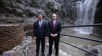 Bakan Çiftçi'den Tiflis'te temaslar