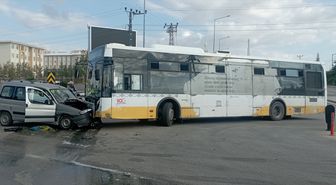 Karaman'da Otobüs-Ticari Araç Çarpıştı: 5 Yaralı