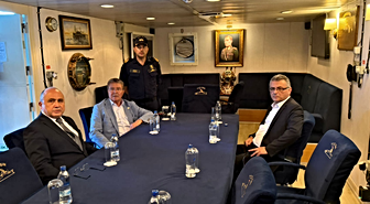 Erhürman TCG IŞIN'da Arama Kurtarma Çalışmalarını Takip Ediyor