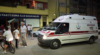 Soma'da Kontrolden Çıkan Araç AK Parti Binasına Girdi