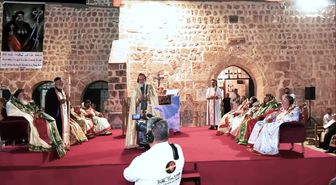 Süryani Patriği II. Afrem, Midyat'taki Tarihi Manastırda Ayin Yönetti