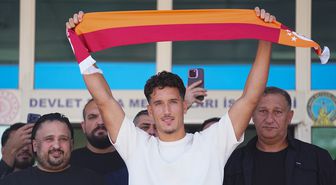 Milli futbolcu Deniz Gül, Galatasaray için İstanbul'a geldi