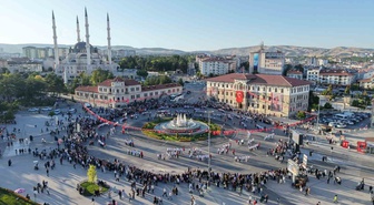 Sivas’ta 1058 Kişilik Dev Halay