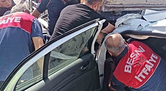 Besni'de Otomobil Tıra Çarptı: 1 Ağır Yaralı
