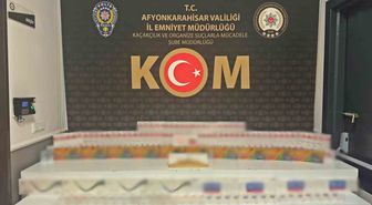 Afyonkarahisar'da Kaçak Sigara Operasyonu: 700 Paket Ele Geçirildi