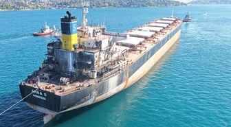 Yaralı Gemi İstanbul Boğazı'ndan Geçiyor