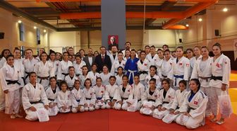 Salihli'de Yıldız Kadın Judo Milli Takım Kampı Sürüyor