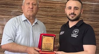 Şırnak'ta 32 yıllık sağlık emekçisi Sadık Fırat'a veda töreni
