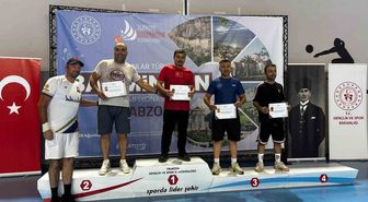 Başkomiser Mezher Şimşek'ten Badminton'da Çifte Türkiye Üçüncülüğü