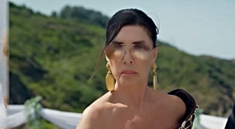 Tuzlu Kahve Feryal kim, Tuzlu Kahve Feryal gerçekte kim, Feryal'ı Nebahat Çehre mi oynuyor?