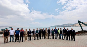 Van Gölü Dip Çamuru Temizliği Denetlendi