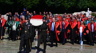 Yargıtay'dan Anıtkabir'de Adli Yıl Açılışı Ziyareti