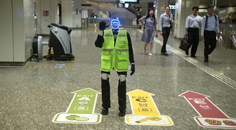 Singapur'da İnsansı Robot Olly MRT'de Göreve Başladı