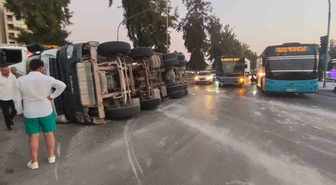 Antalya'da Beton Mikseri Devrildi: Sürücü Yaralandı