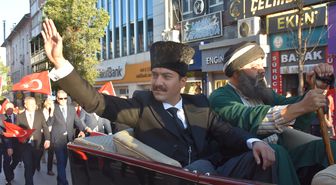 Sivas'ta Atatürk'ün Gelişi Temsili Canlandırıldı
