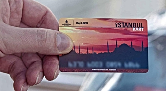 Beşiktaş'ın yıldızı İstanbul'u böyle keşfediyor! İETT'ye binip Taksim'e gitti